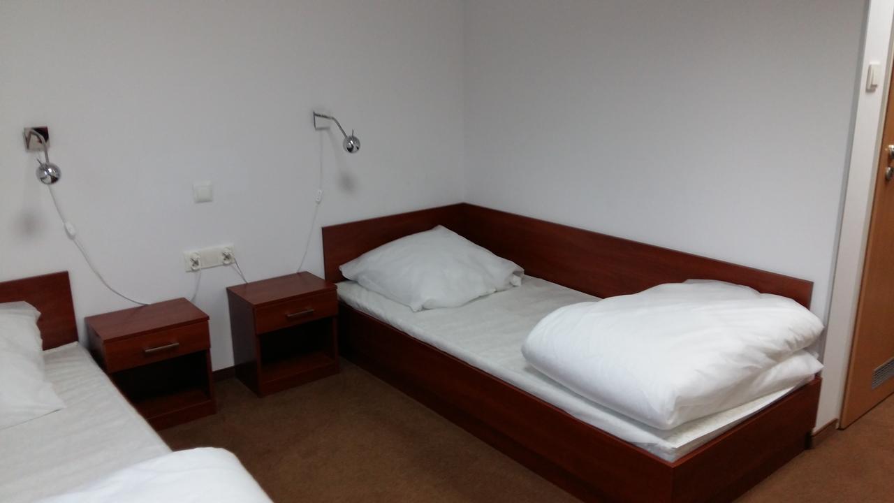 Motel Stare Brynki Przy Stacji Bp Trojka Chlebowo Extérieur photo