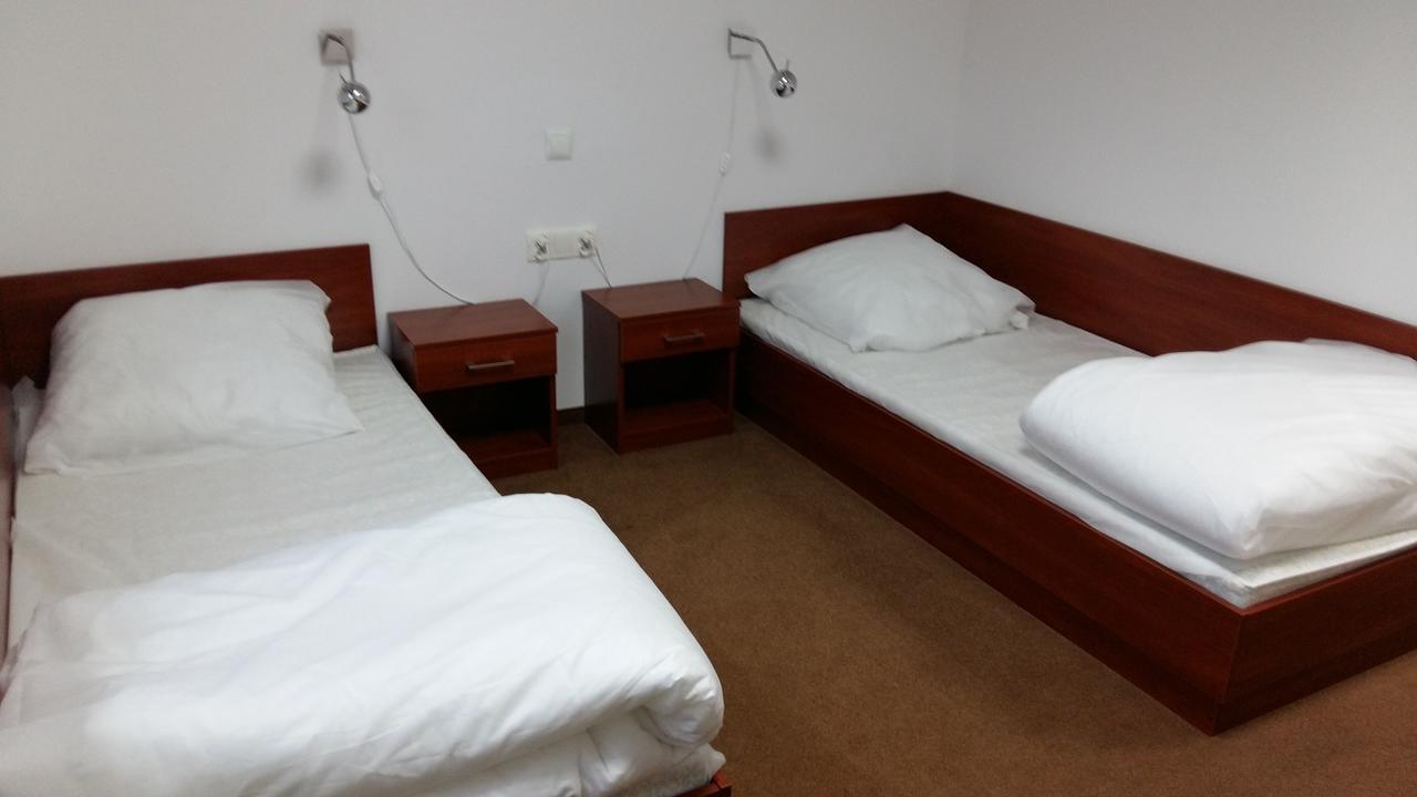 Motel Stare Brynki Przy Stacji Bp Trojka Chlebowo Extérieur photo